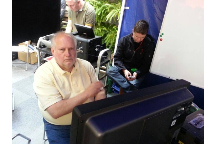 10294496_316672215153272_599287028082743657_n